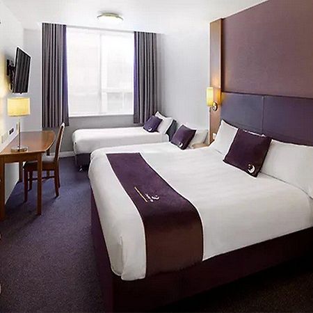 Premier Inn Dudley Town Centre Екстериор снимка