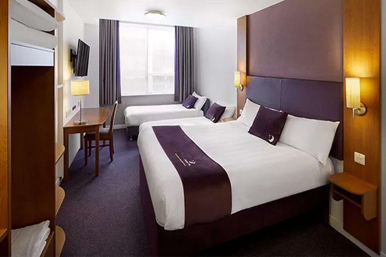 Premier Inn Dudley Town Centre Екстериор снимка