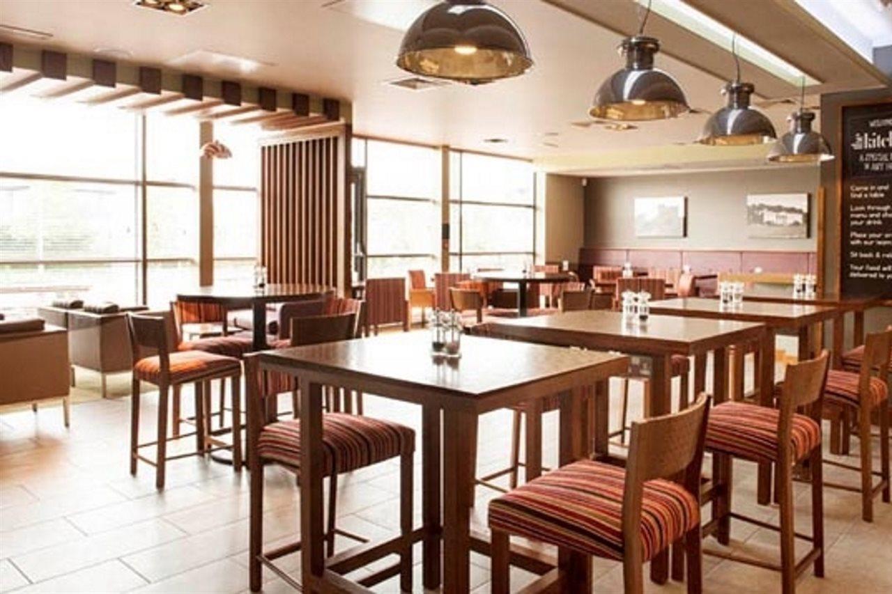 Premier Inn Dudley Town Centre Екстериор снимка