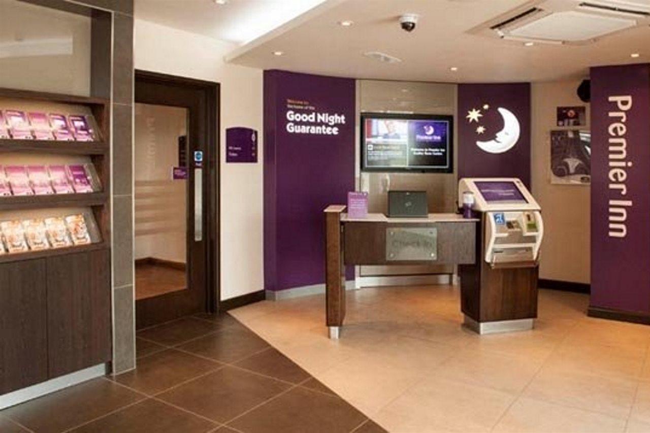 Premier Inn Dudley Town Centre Екстериор снимка