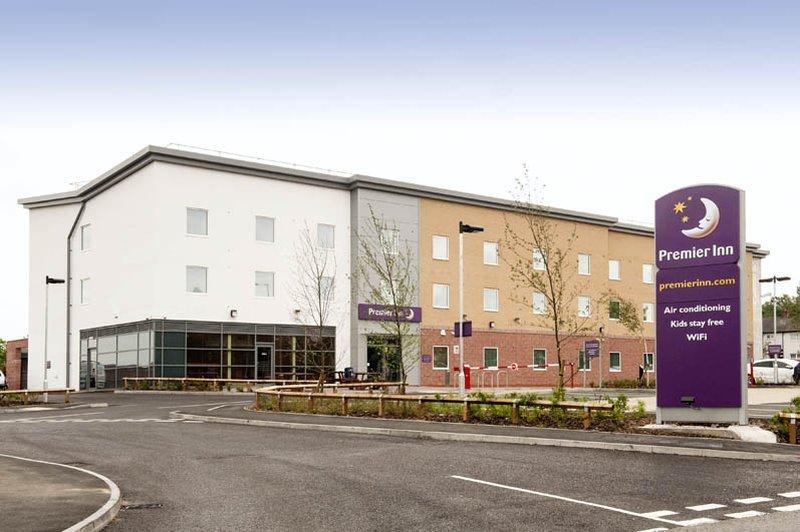 Premier Inn Dudley Town Centre Екстериор снимка